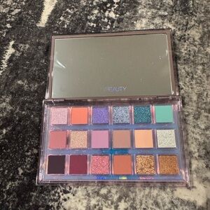 Huda Beauty Eyeshadow Palette - Multi-Color